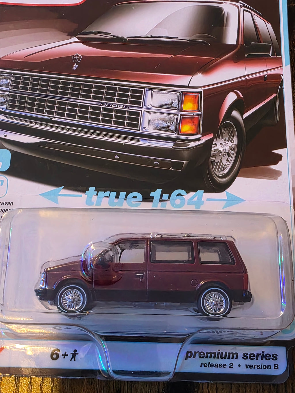 AUTO WORLD 1985 DODGE CARAVAN