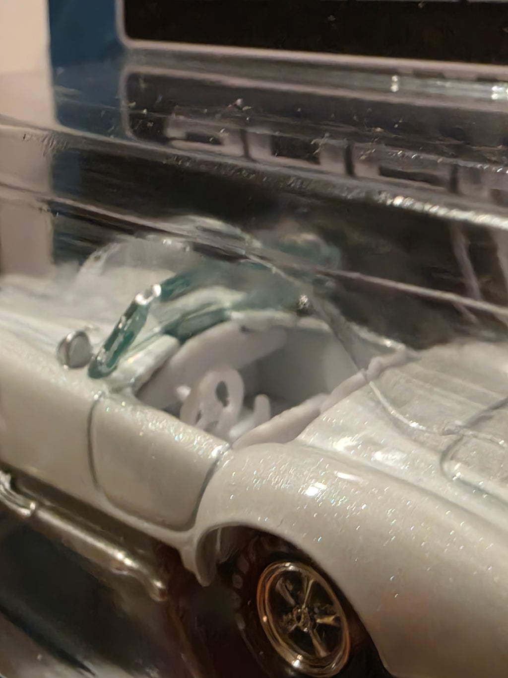 JOHNNY LIGHTNING WHITE LIGHTNING CHASE SHELBY 2 PACK