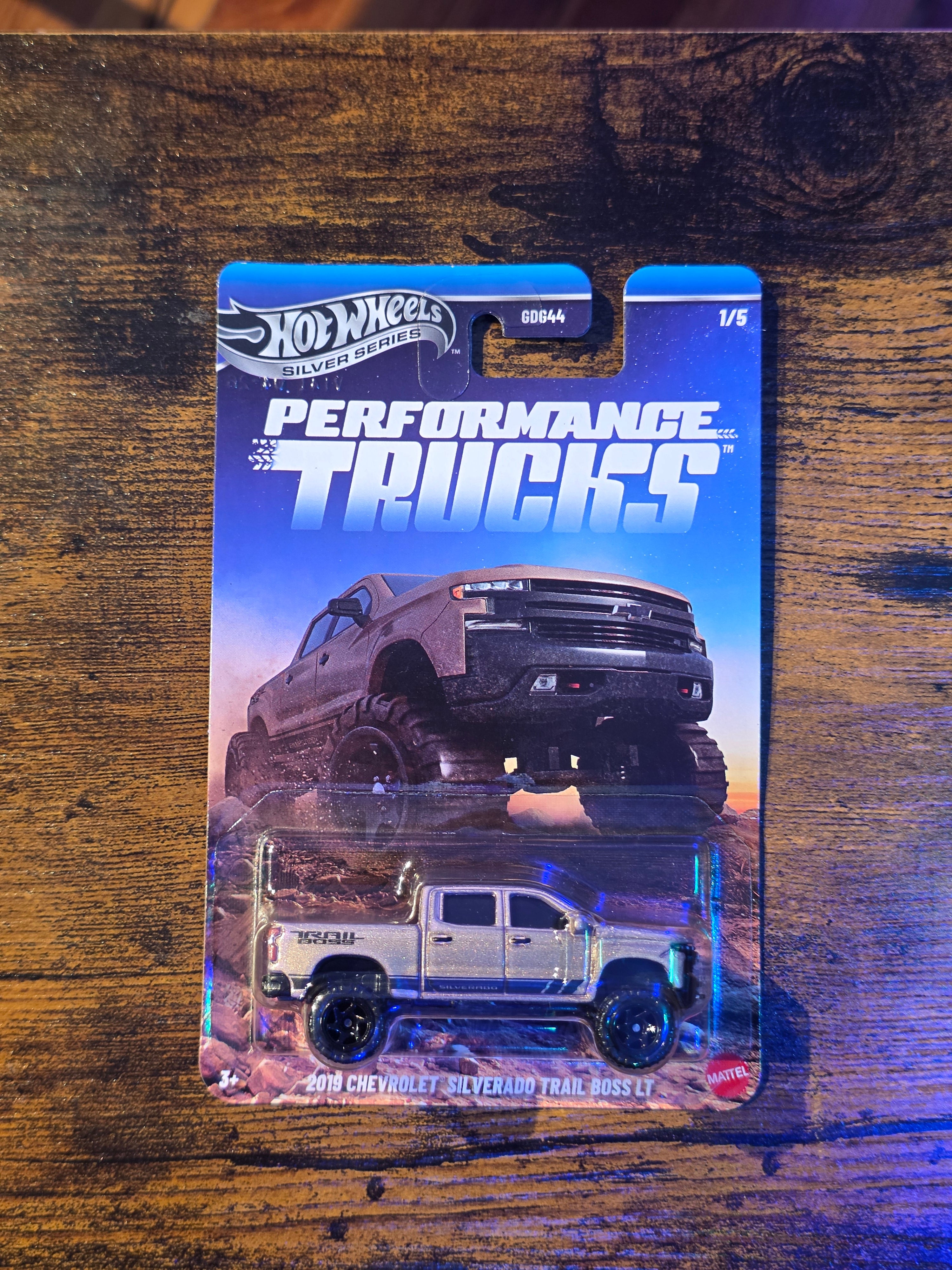 HOT WHEELS 2019 CHEVROLET SILVERADO TRAIL BOSS LT