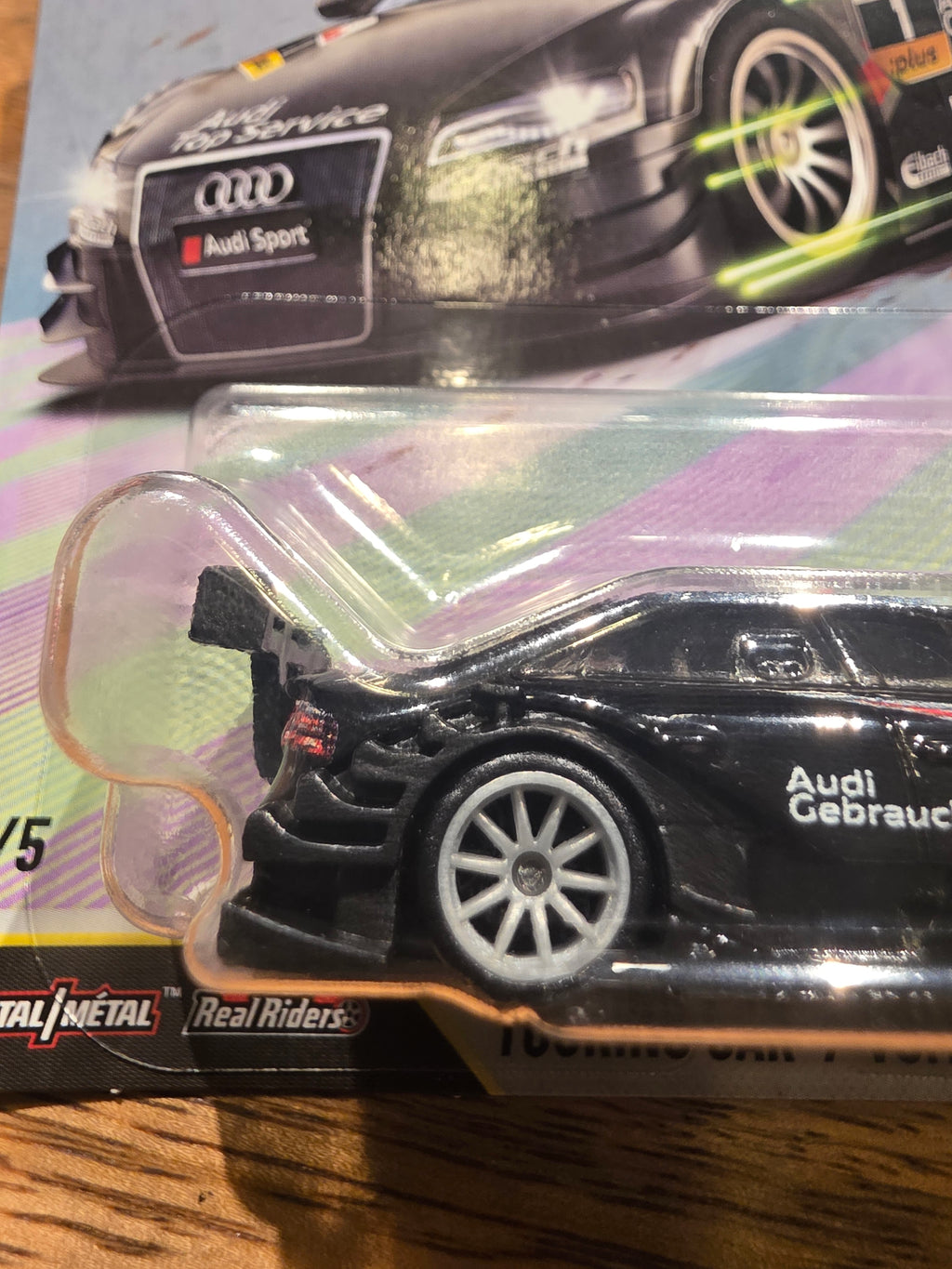 Hot Wheels Premium Aero Styles 2008 Audi A4 Touring Car 2/5