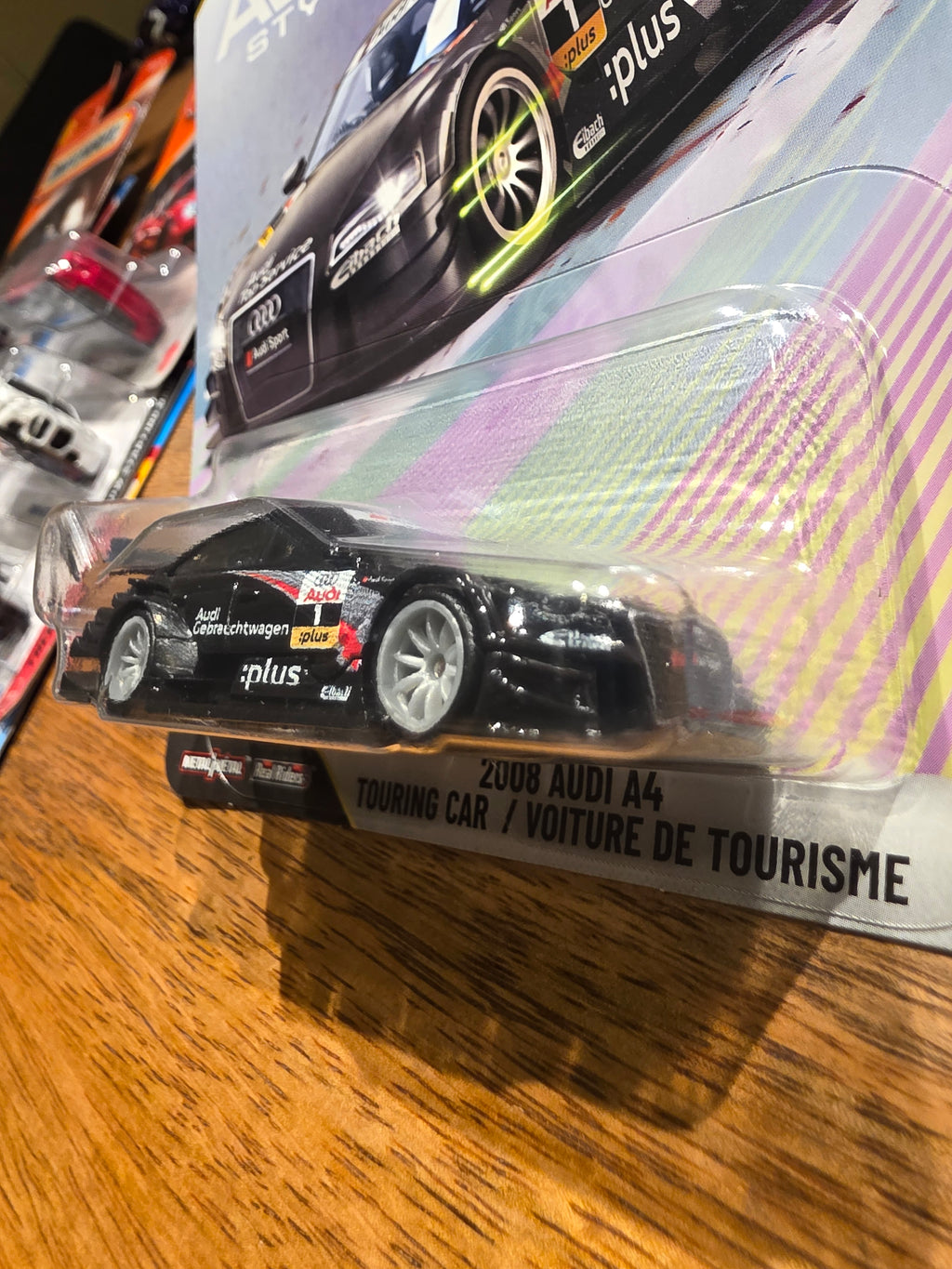 Hot Wheels Premium Aero Styles 2008 Audi A4 Touring Car 2/5