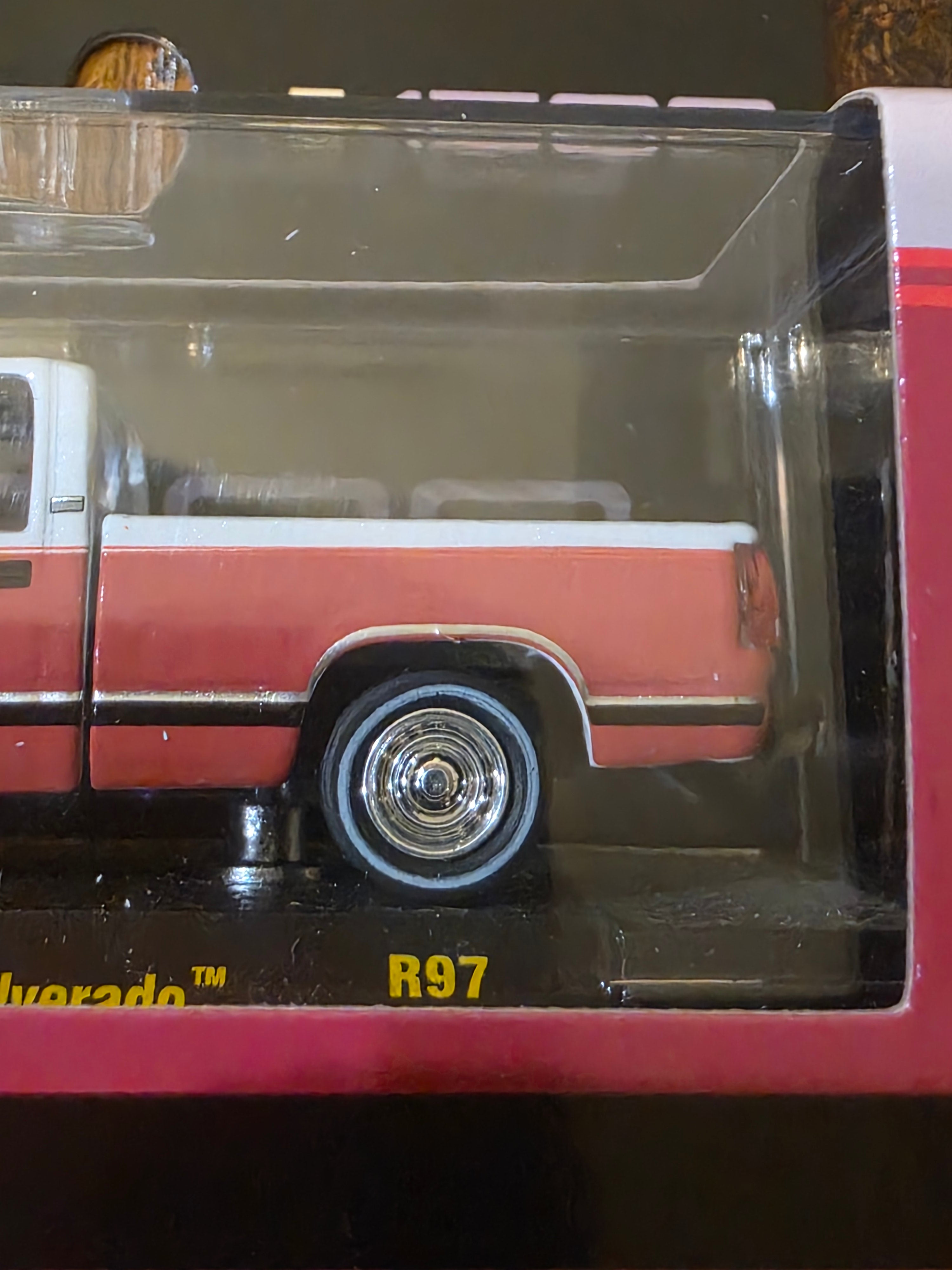 M2 MACHINES 1988 CHEVROLET C1500 SILVERADO
