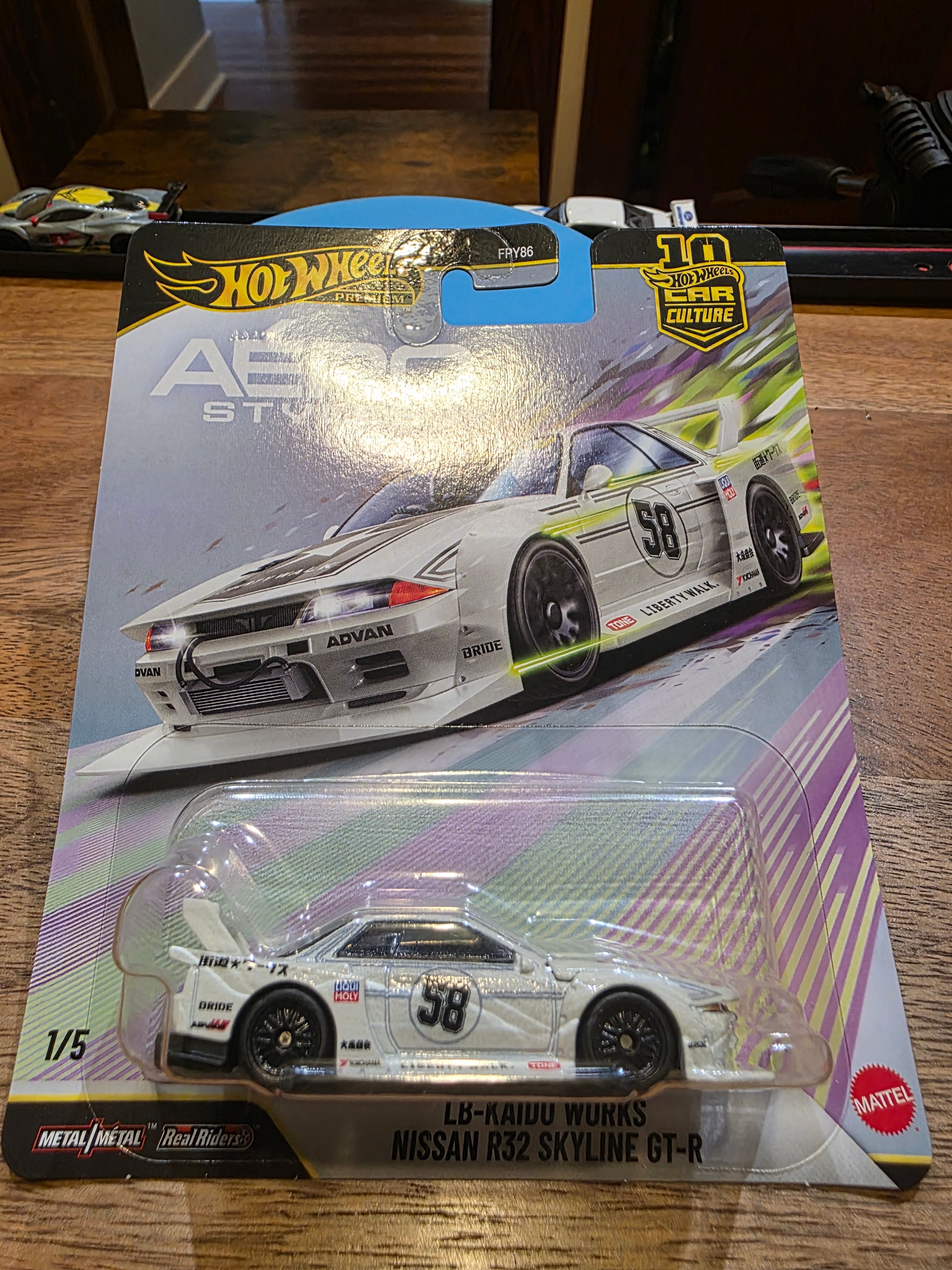 Hot Wheels Premium Aero Styles LB-Kaido Works Nissan R32 Skyline GT-R 1/5