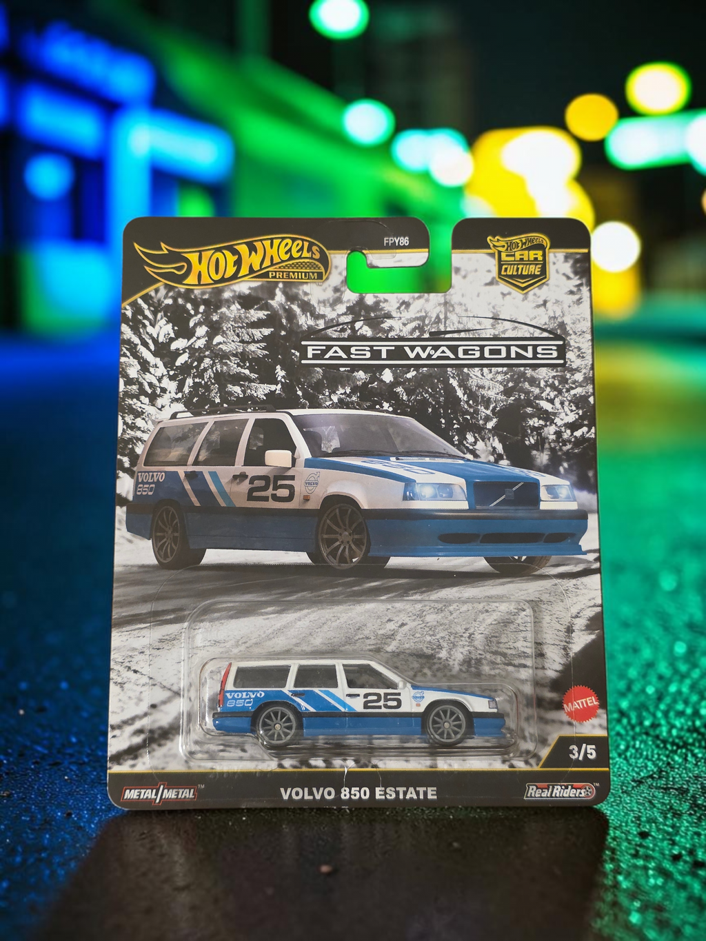 HOT WHEELS PREMIUM VOLVO 850 ESTATE