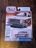 AUTO WORLD 1985 DODGE CARAVAN