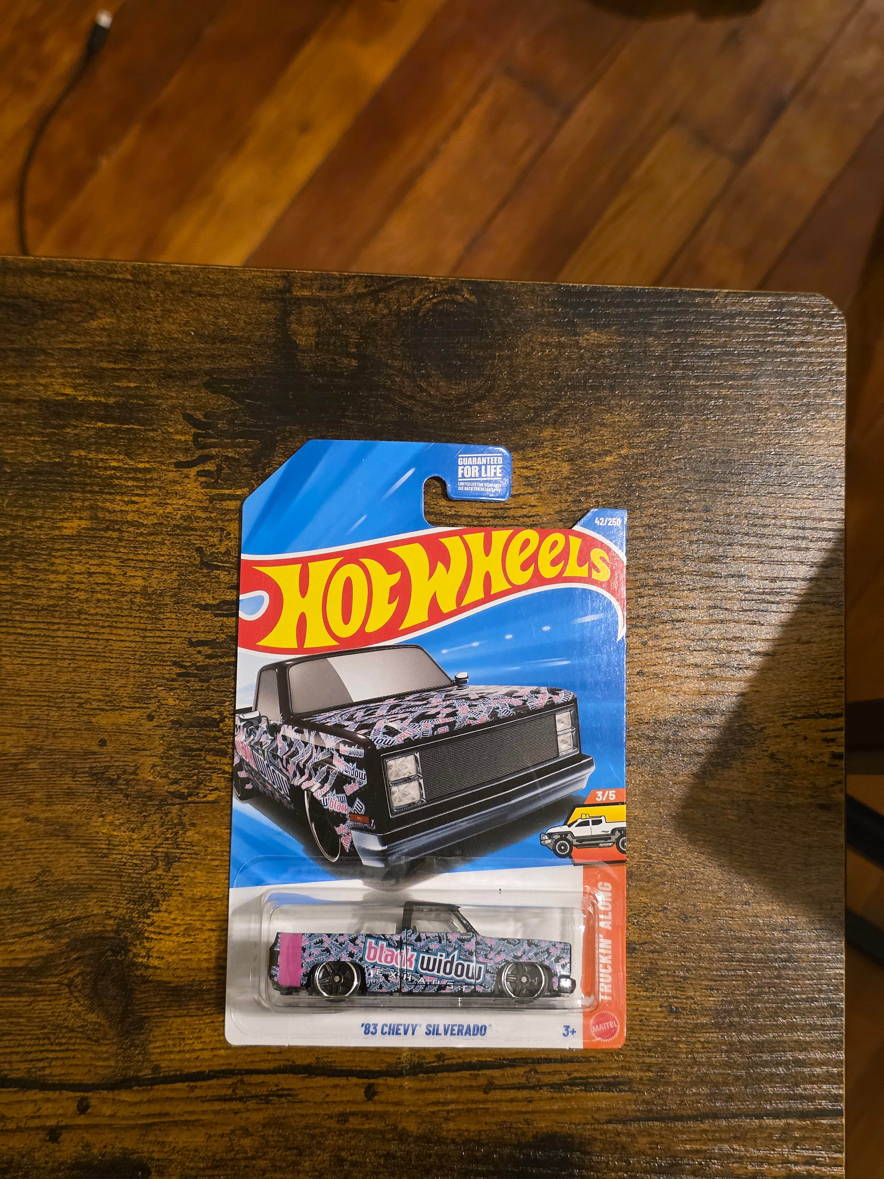 HOT WHEELS '83 CHEVY SILVERADO
