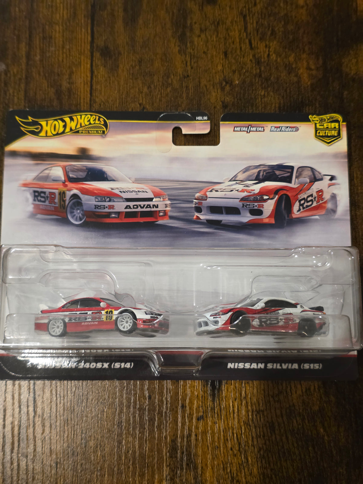 HOT WHEELS PREMIUM NISSAN 2 PACK